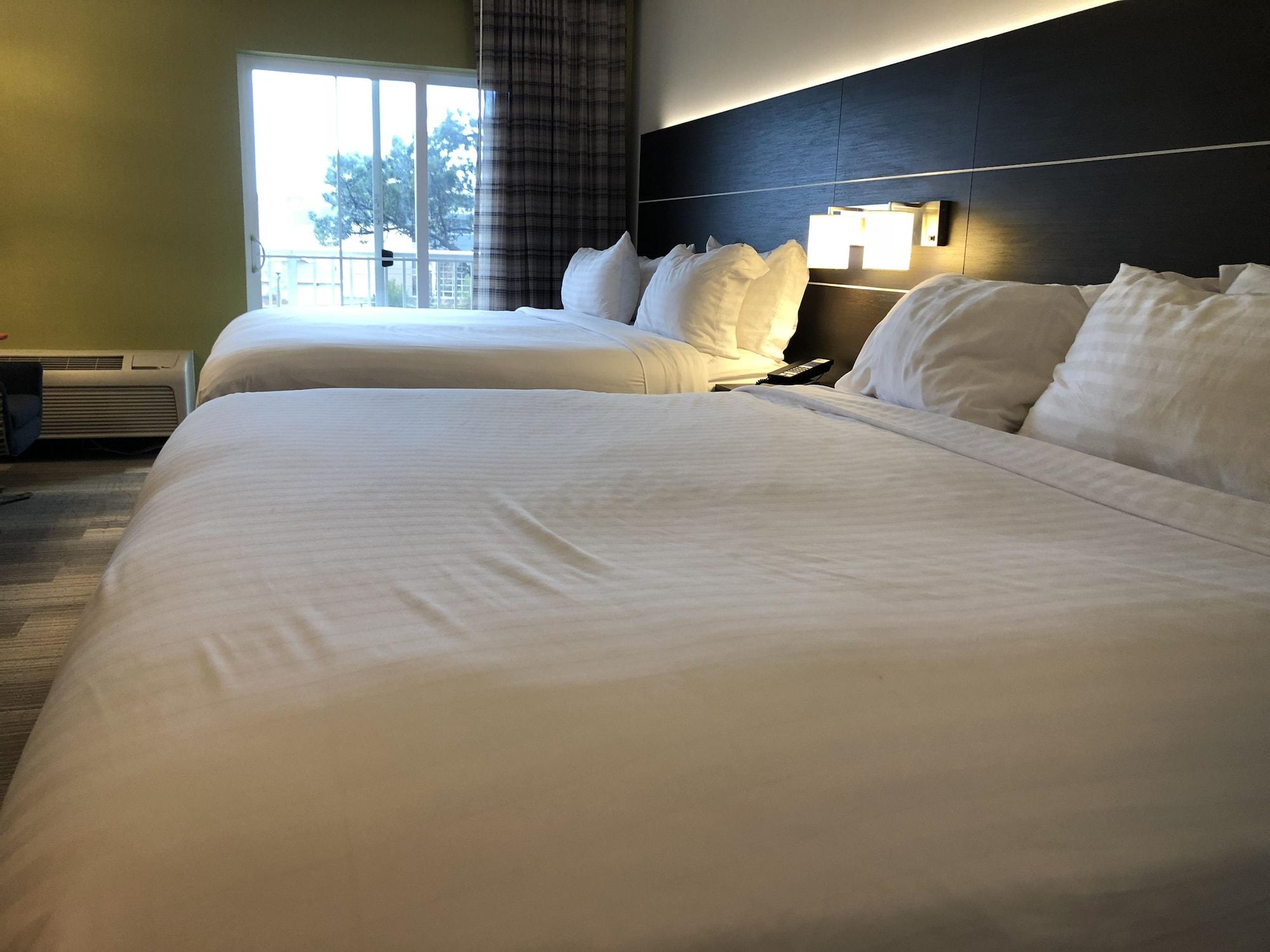 Holiday Inn Express Hotel & Suites Seaside Convention Center By Ihg Ngoại thất bức ảnh