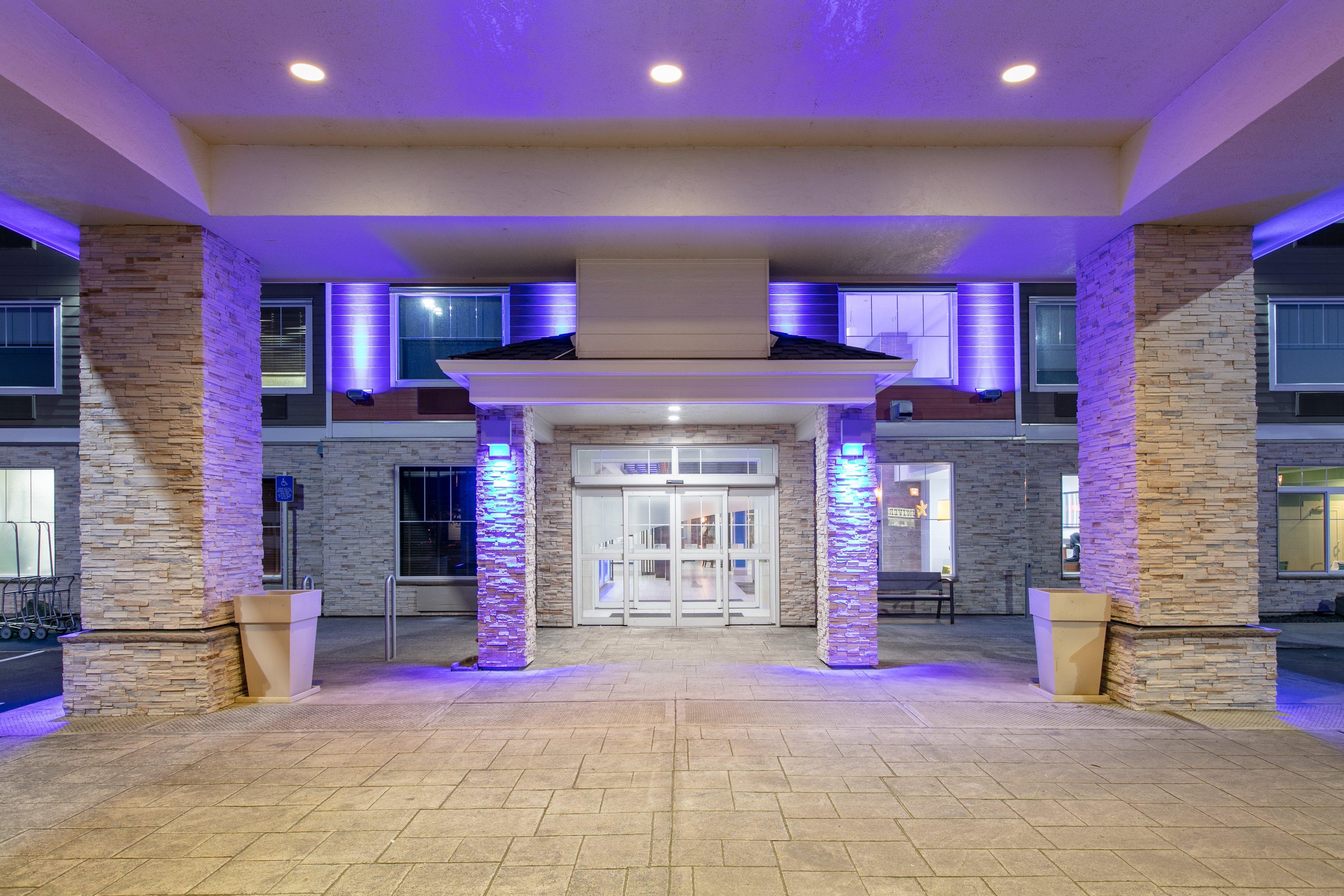Holiday Inn Express Hotel & Suites Seaside Convention Center By Ihg Ngoại thất bức ảnh