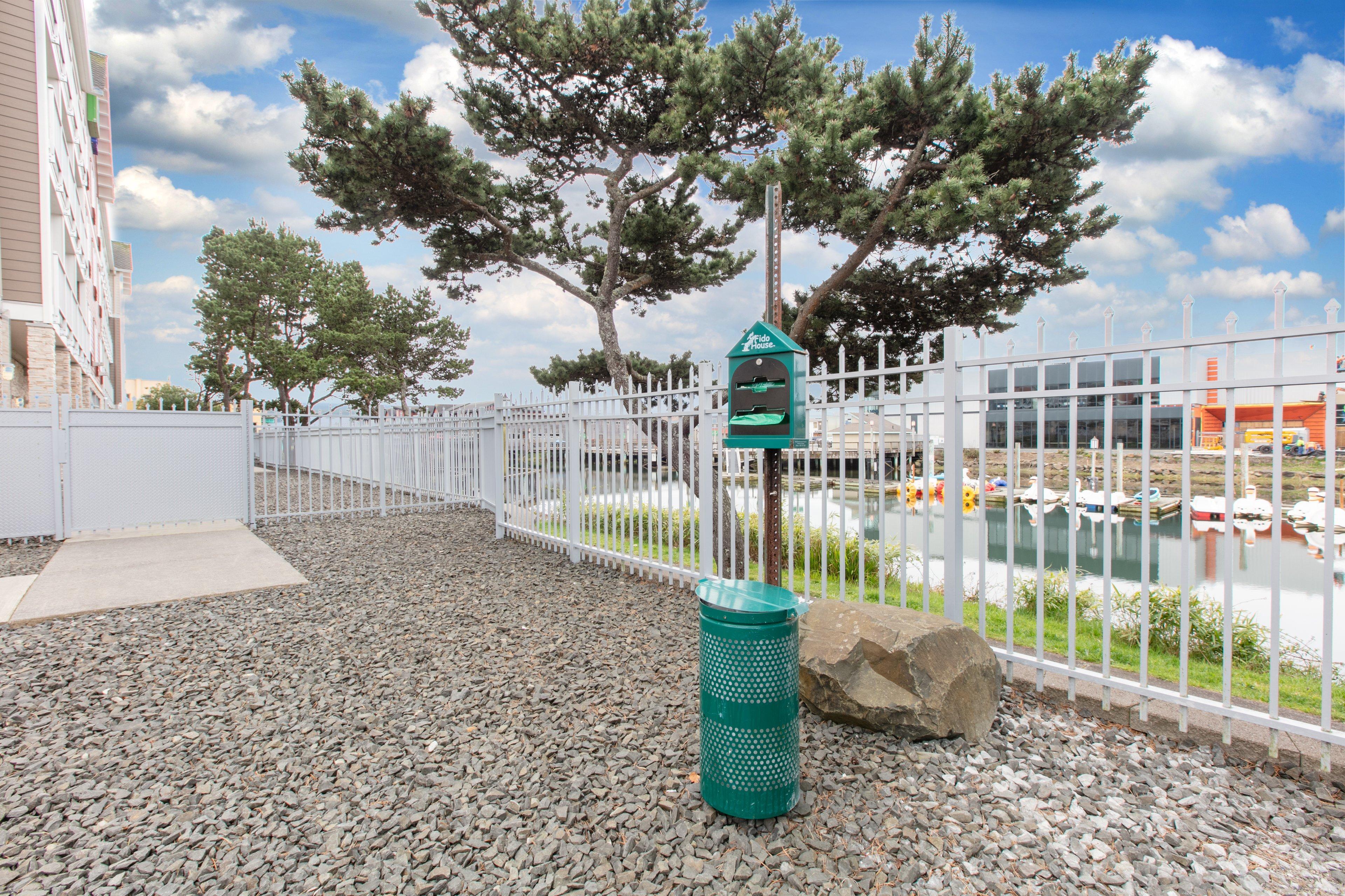 Holiday Inn Express Hotel & Suites Seaside Convention Center By Ihg Ngoại thất bức ảnh